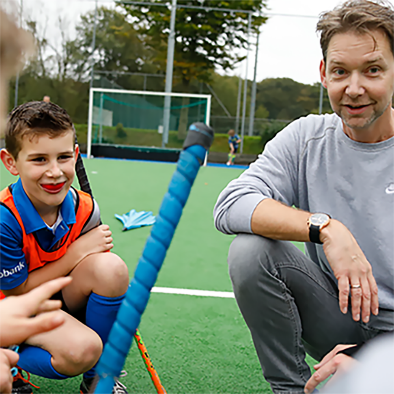nocnsf's tweet photo. Van de financiën en lidmaatschappen tot feestavonden en toernooien: iedere sportclub heeft vrijwilligers nodig. 

Jammer genoeg is het krijgen én behouden van vrijwilligers voor veel clubs een jaarlijks terugkerende discussie.

#wewinnenveelmetsport