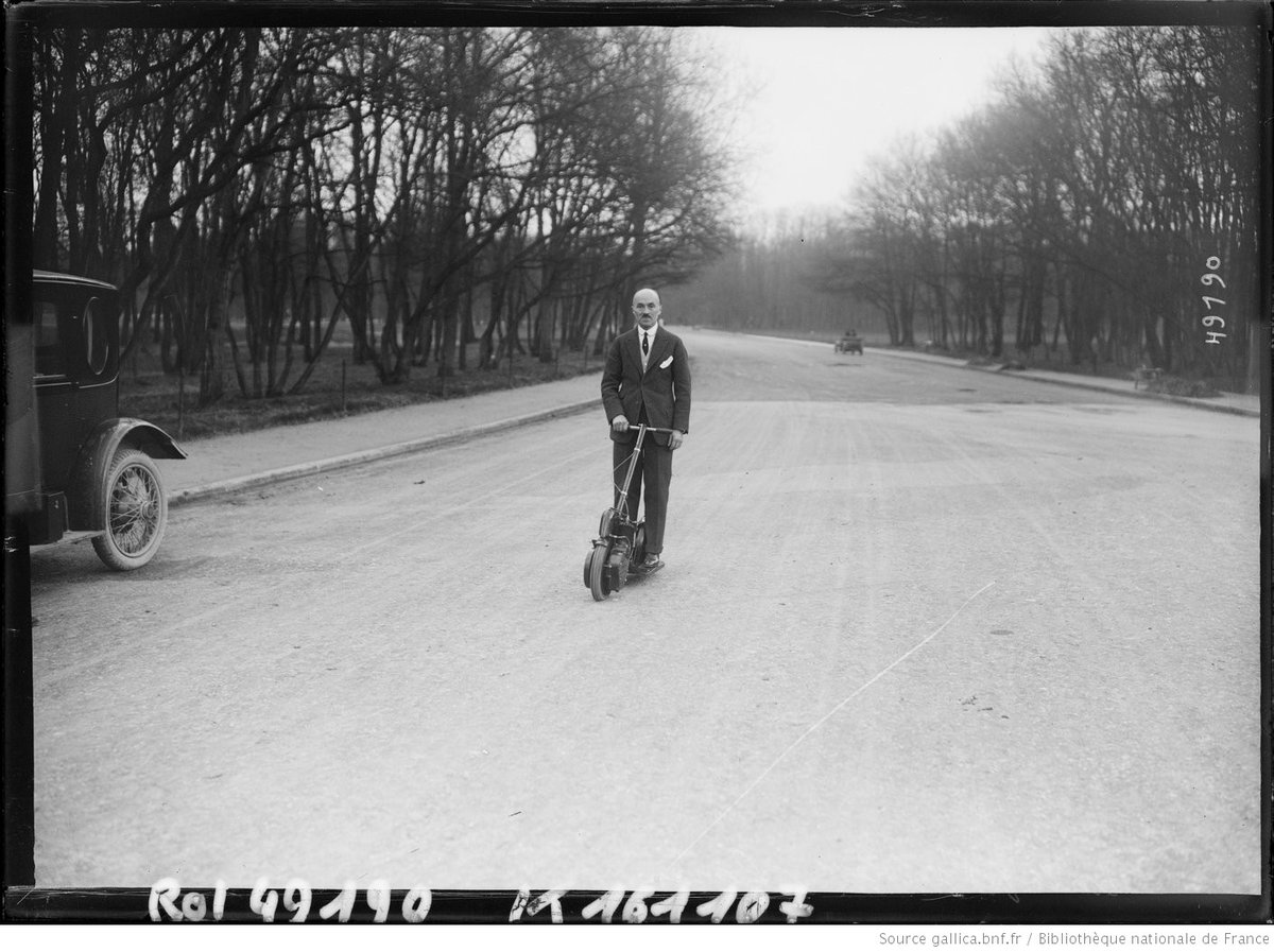 GallicaBnF's tweet photo. 🛴 En 1917, trottinette à moteur dans les rues de @Paris !
L' "Auto-ped" de M. Charron.
=> https://t.co/I3PRVdDJtp https://t.co/elCgaHB3O6