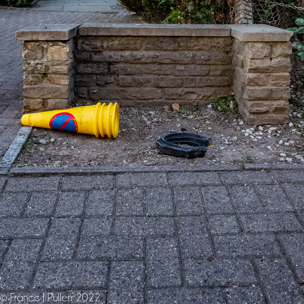 FrancisPullen's tweet photo. A trio of ConesAlone in Thompson's Lane central Cambridge
@ConesAlone #conesalone #lonesomecones #nowaiting https://t.co/Gs6la8FeEI