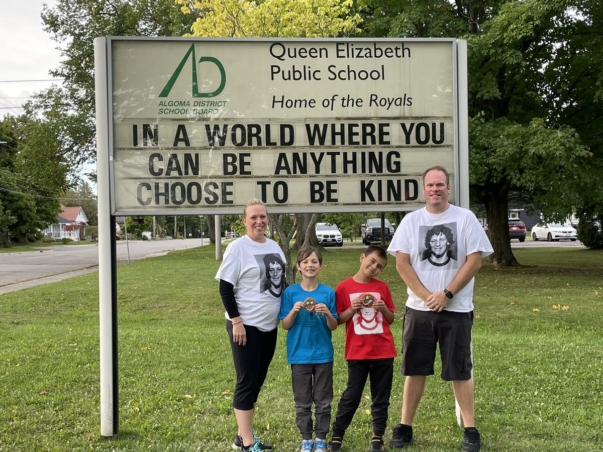 Queen Elizabeth PS tweet media
