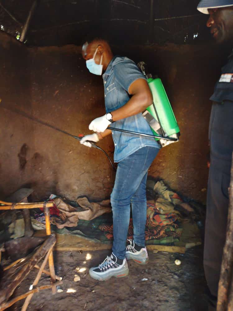 PeaceAmbsKenya's tweet photo. Anti-jiggers campaign at Mahema Village; 220 households were fumigated and 311 families were treated. Special appreciation to  PAK MMUST chapter, PAK KMTC Kakamega, Lugari and Shianda, @stjohnambulance for volunteering in this project.
 @MOH_Kenya @KenyaRedCross https://t.co/qZ9NcstmGg