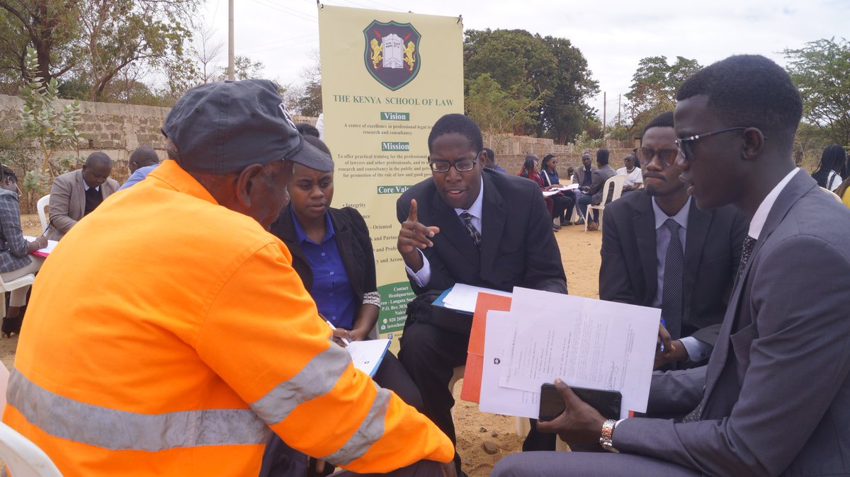 SchoolofLawKE's tweet photo. Our Paralegal Training Programme (PTP) students during a FREE legal aid day at Voi, #givingback to the community. The students were accompanied by the PTP Coordinator Ms. Anastacia Otieno and one of our a senior lecturer, Mr. Fred Wakimani.

#PTPstudents
#Freelegaliad https://t.co/DtHRIB0M5l