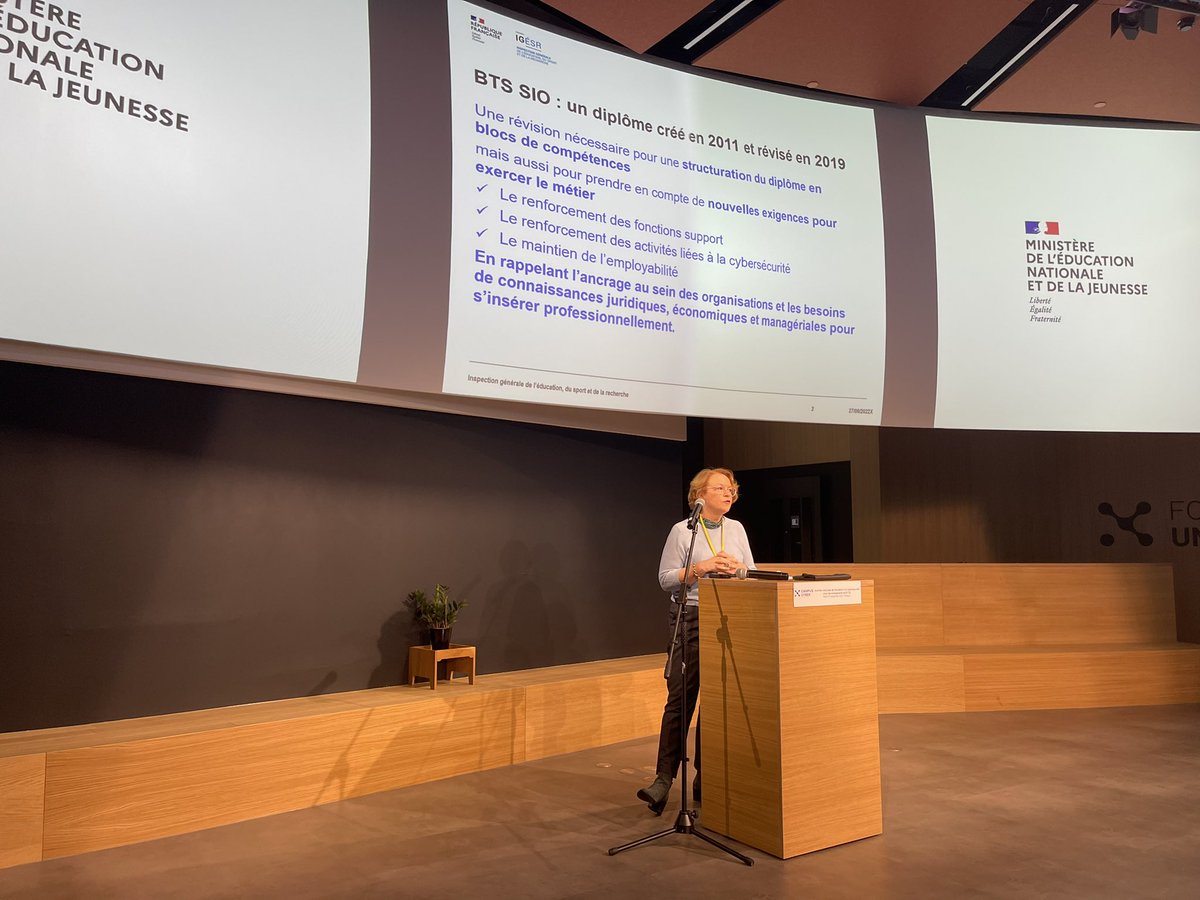 MondetOlivier's tweet photo. Première journée nationale de formation à la cybersécurité pour les enseignants de BTS. Présentation des diplômes en lien avec la cybersécurité par @ChGaubertMacon IGÉSR et Luc Prince IA-IPR. https://t.co/Wm2N37SBkB