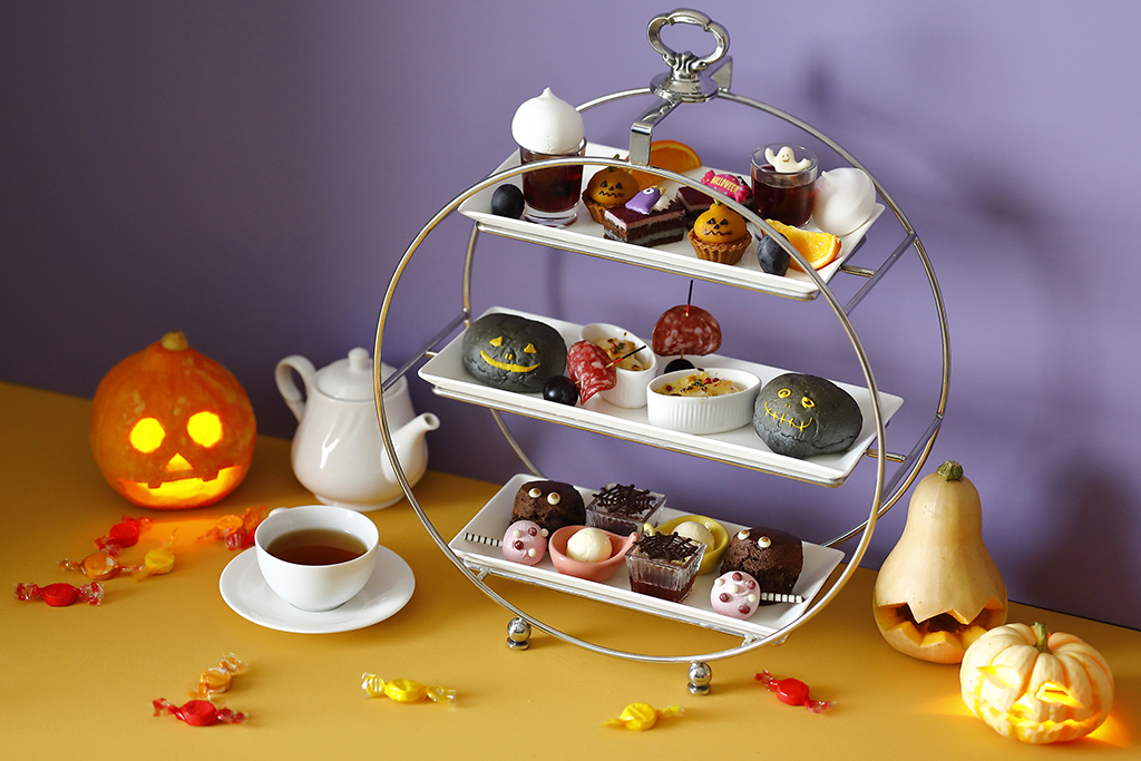 livedoornews's tweet photo. 【10月開催のアフタヌーンティーまとめ】
ハロウィン、伝統工芸など趣向を凝らしたアフタヌーンティーを紹介。
https://t.co/6C7Wc1Ho6u

🎁フォロー＆このツイートをRTで「レストラン・ホテル・旅館予約で使える5,000円ギフトクーポン」を5名様にプレゼント！

▼規約
https://t.co/MsRPzBdM0e https://t.co/PbDsiyePuA