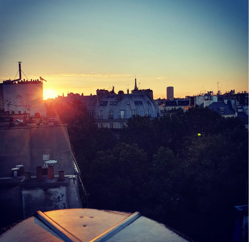 Web2vi's tweet photo. Vous êtes couvreurs ? Charpentiers ou autre ? ⚒

🏠 Vous travaillez sur les toits ?

Et vous avez la chance d’admirer de superbes vues comme celle que nous vous partageons aujourd’hui…

Alors c’est à vous ! Faites nous rêver ! 🤩

Crédit photo @zazou_roofette_ https://t.co/7t5DCGHiNp