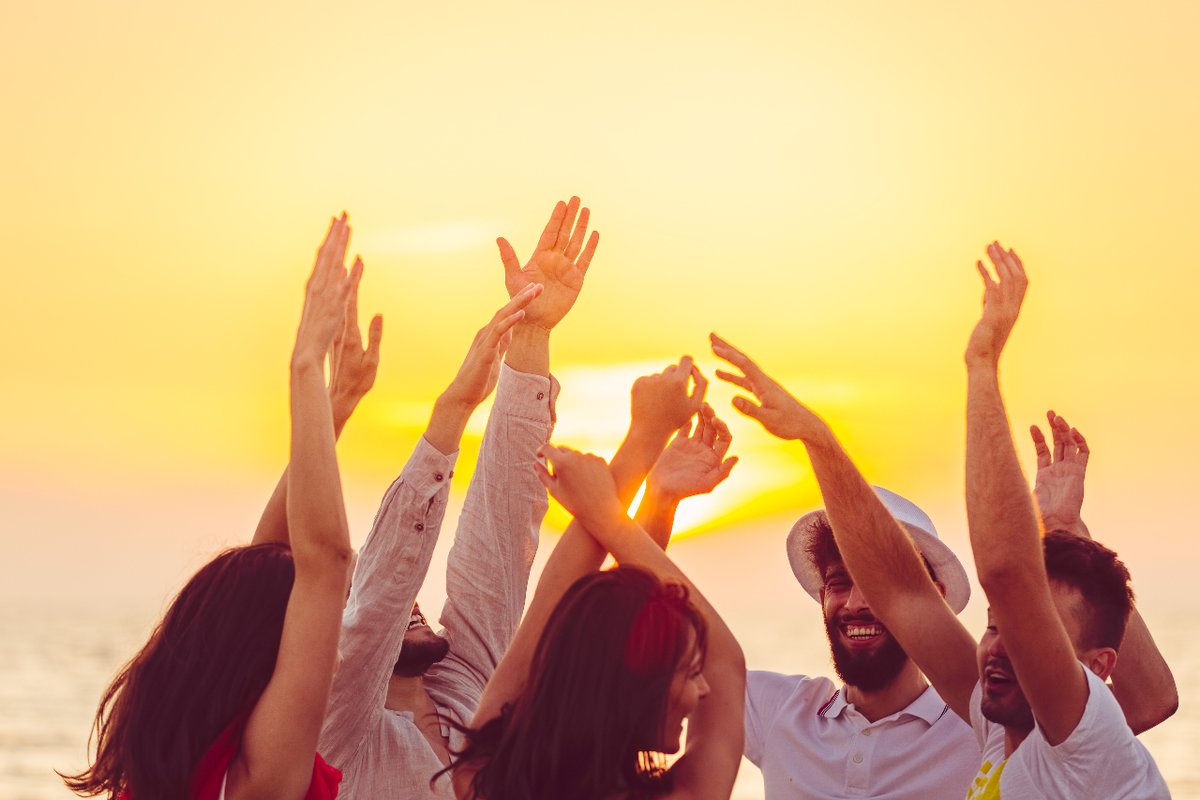 kaleagroup's tweet photo. ¡Feliz #DíadelTurismo! ✈️

Un día perfecto para recomendar Ibiza, una isla que recibe más de 3.000.000 de turistas al año. La "isla blanca" es conocida internacionalmente por su ambiente durante el día y la noche. Además, es un buen lugar para invertir en vivienda.🏝️

#KaleaGroup https://t.co/m9uzsB6xZq