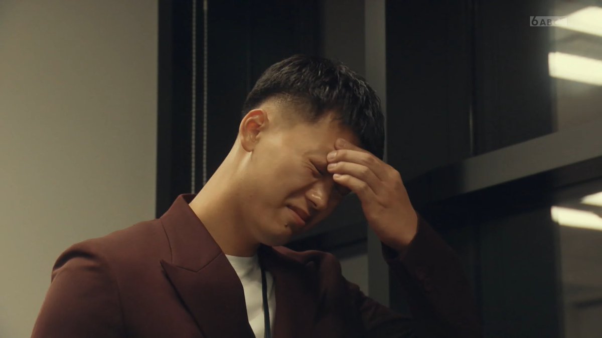 Roppongi Class ep 11 highlight (for me personally).

I love how Aoi keeps teasing Arata, and I enjoy seeing Arata's troubled look because of her 😆
She's fully unleashed after she confessed to him on ep 9.
That little cheeky angel!