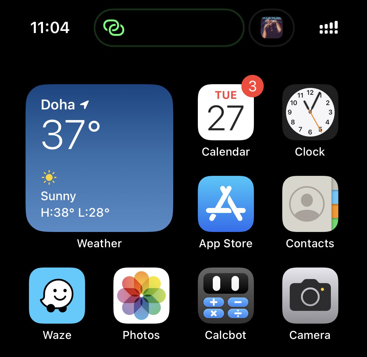 iloveqatar's tweet photo. Love the dynamic island more than I thought I would. Also with the huge disabled margin around it means it should be easier to make it smaller in the future by just “reactivating” pixels. #souseful https://t.co/PVw7LGpE1B