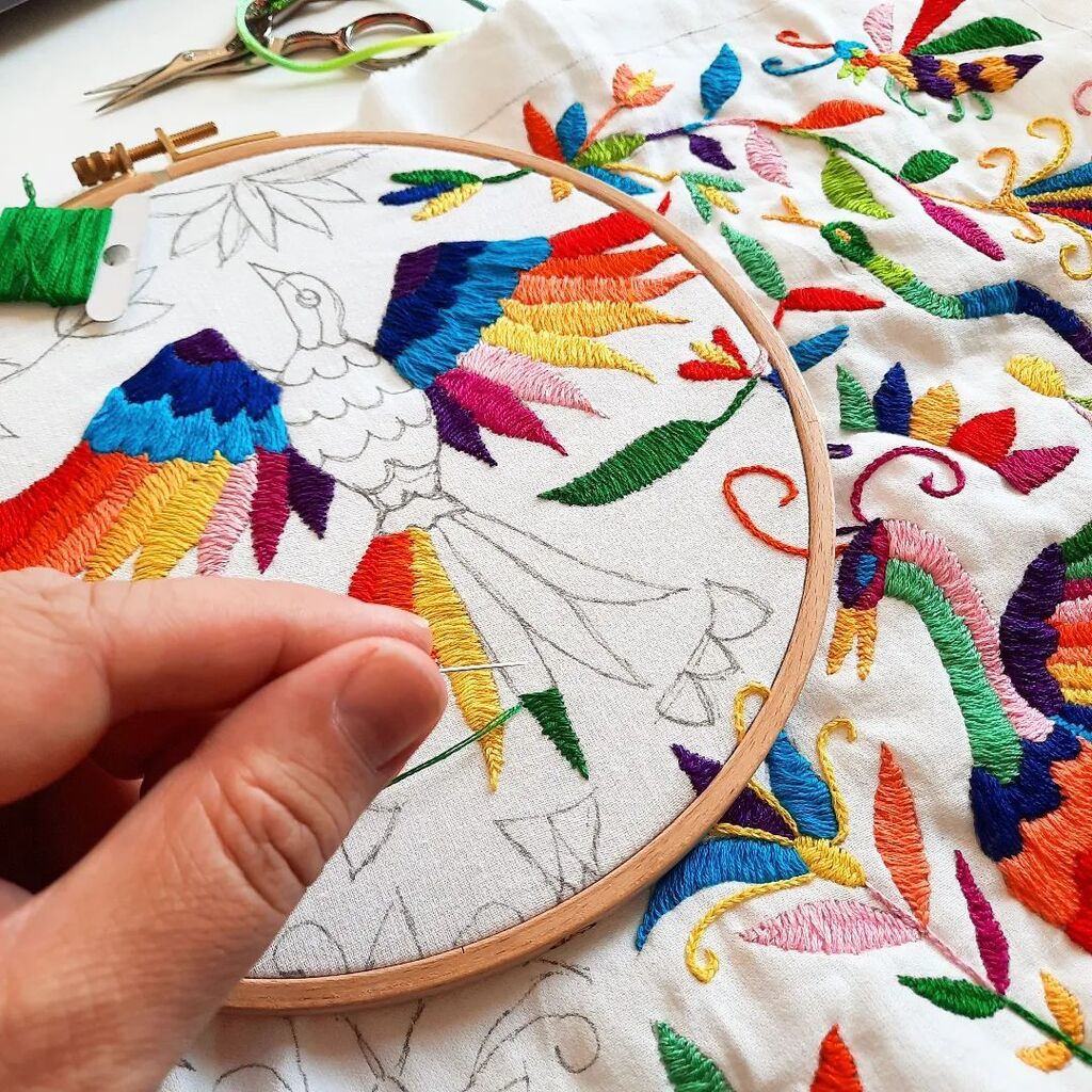 benhy_bradshaw's tweet photo. Rise like a phoeeenixxxxx! Or at least a fiery bird. Or at least a red and orange winged bird. Or whatever. 😅
.
.
.
.
.
#embroidery #handmade #stitchersofinstagram #xstitchersofinstagram #embroideryinstaguild #menwhostitch #benhybradshawcostello #il… https://t.co/A6XjTOjhxA https://t.co/iKE2dpRkfq