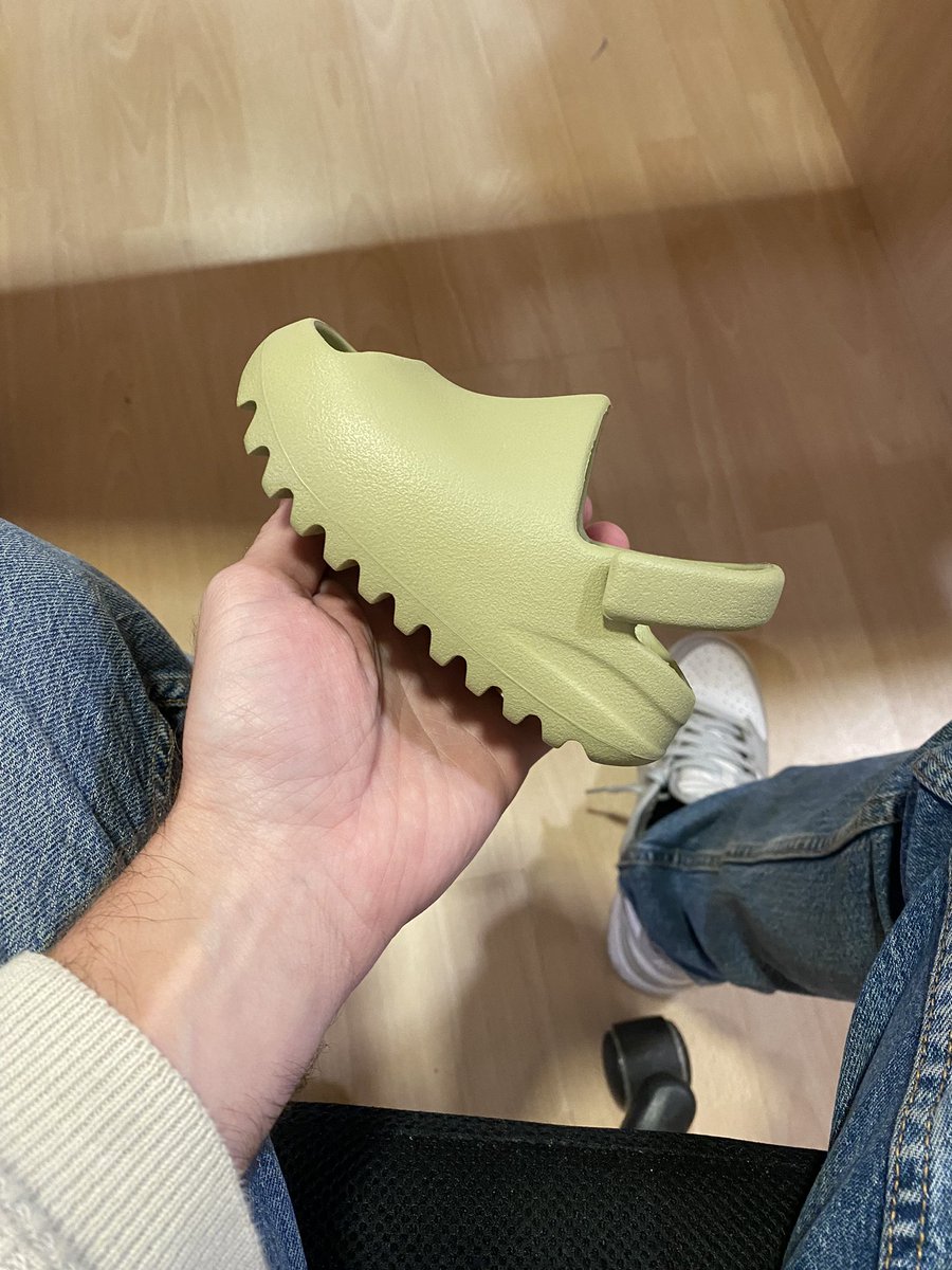 Thanks! Para la peque de la casa. <a href="/NodeNotify/">Node Notify</a> <a href="/hypelabeu/">HYPELAB</a>