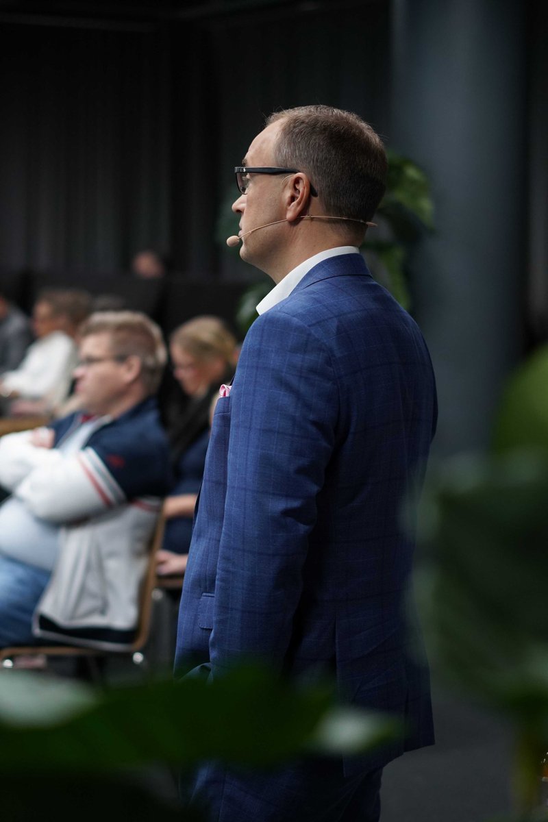 Efecte's tweet photo. “AI will replace every role that can be modeled”,
- @JussiTolvanen, CEO of @DNA_fi https://t.co/ASHHAeAwhS