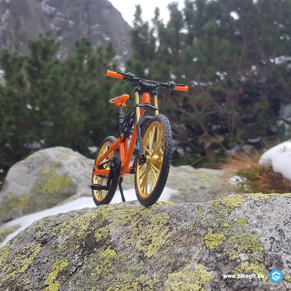 bikegift's tweet photo. Kerékpáros makettek széles választéka vár webáruházunkban! 
https://t.co/AXdcnD9wIm

Fotó készült: Alacsony-Tátra

#kerékpár #bicikli #keérkpáramkett #DH #donwnhill #mtb #ktm #sport #túra #kirándulás #makett https://t.co/JDPRjxKlJy
