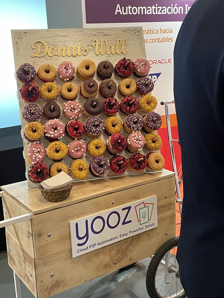 ifaes's tweet photo. Pásate por el #stand5 de @YoozSpain y disfruta de un #donut 🍩 #Financemeeting2022 https://t.co/nTY60QZAlz