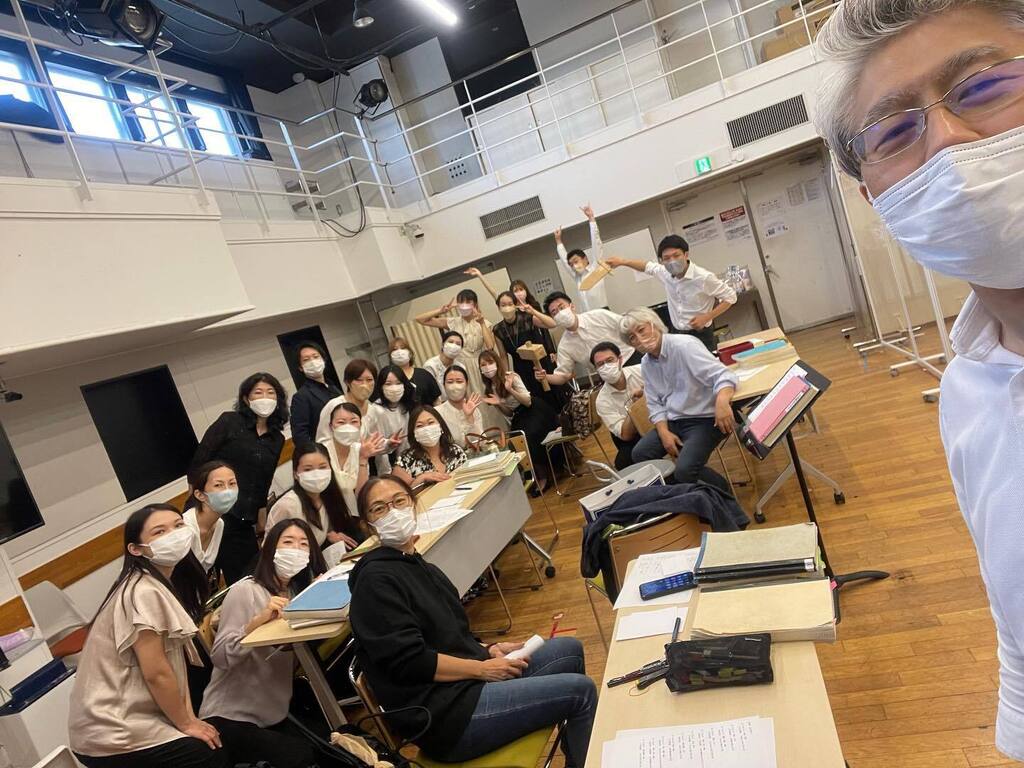 TeruhikoKomori's tweet photo. 二期会オペラ研修所68期予科小森クラス。前期試演会GP。無事に終了。成長の様子をそれぞれがバッチリ示してくれました。

コロナ対策で、本番の日は歌ったら解散になるので写真も撮れない。のでGPで。

#Tw https://t.co/HeF0eT2Xky