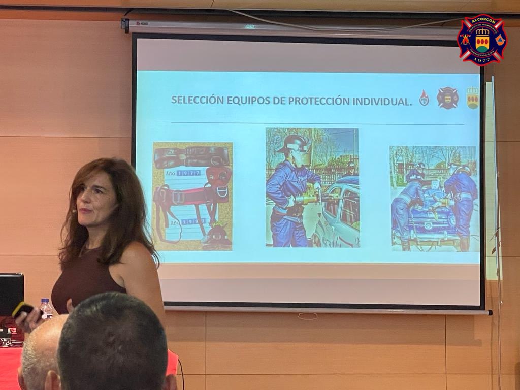 Comienza en el Centro Unificado de Seguridad, #Alcorcón  el *IV Congreso de PRL bomberos* hasta el día 28 incluido donde se harán ponencias y talleres en un foro relacionado con la seguridad y salud en los Servicios de #Bomberos.
<a href="/PRLbomberos/">PRL Bomberos</a>