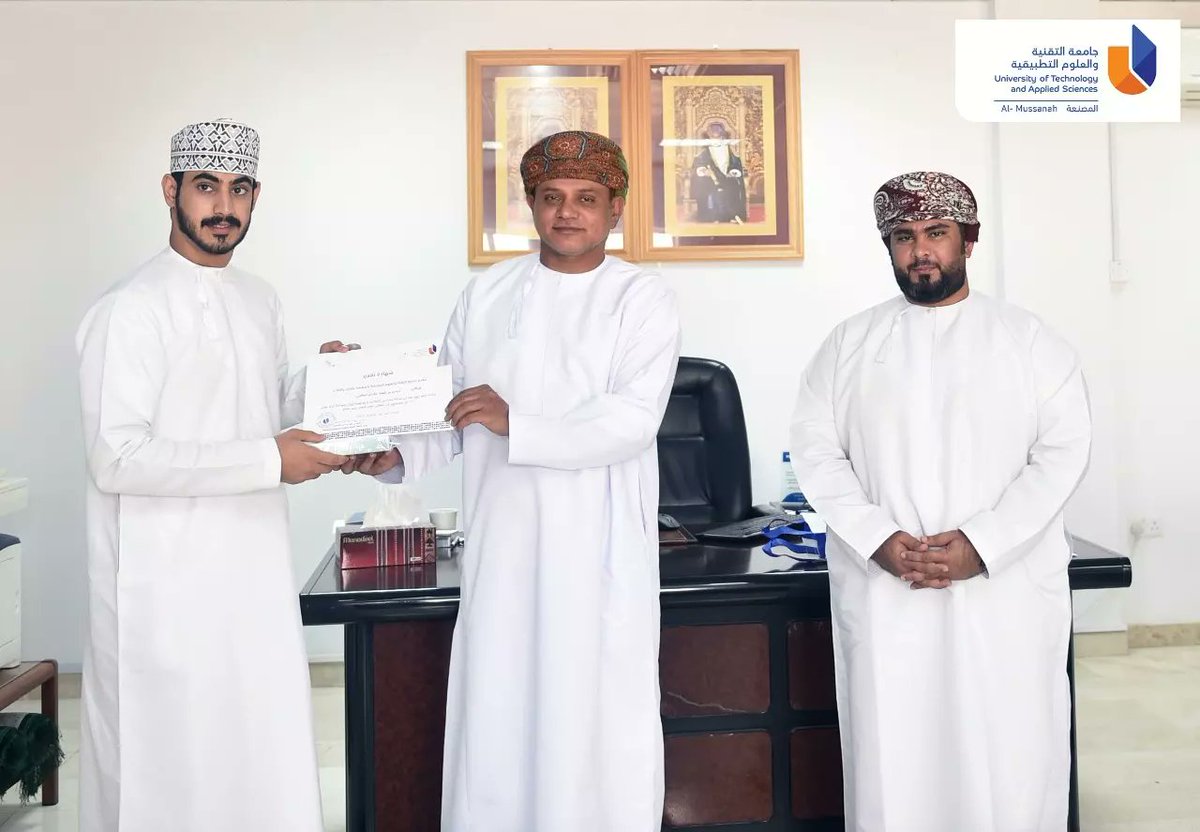 UTAS_AlMussanah's tweet photo. جانب من تكريم شركة سافنسي الطلابية وذلك نظير جهودهم المبذولة وبلوغهم نهائي مسابقة إنجاز عمان 2022 وترشحهم إلى نهائي أفضل ثلاث شركات ضمن فئة أفضل منتج
@savnse https://t.co/yb74znweW1