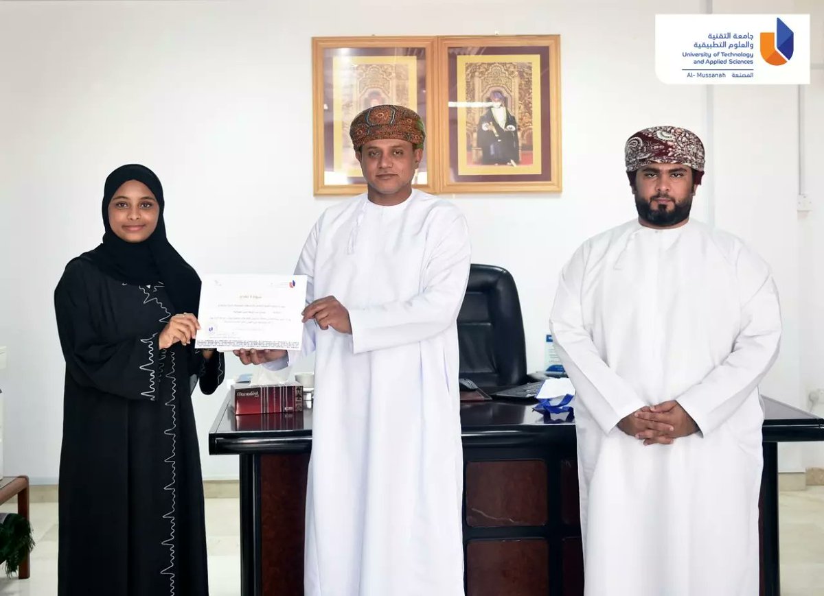 UTAS_AlMussanah's tweet photo. جانب من تكريم شركة سافنسي الطلابية وذلك نظير جهودهم المبذولة وبلوغهم نهائي مسابقة إنجاز عمان 2022 وترشحهم إلى نهائي أفضل ثلاث شركات ضمن فئة أفضل منتج
@savnse https://t.co/yb74znweW1