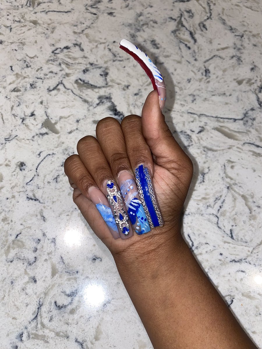 ThirdeyeGemii's tweet photo. Nail tech tingz 
Blue Hollywood 💙🚙🦋

 #nails #aznails #phxnails #Explore #blknailtech #redbottom #curvenails #acrylicnails https://t.co/xByvJqv411