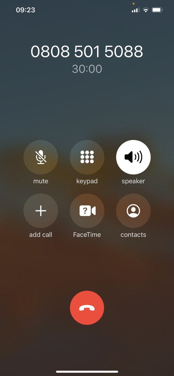 AngelaGromoff's tweet photo. @EON_SE_en Leonhard Birnbaum - congrats on the extended contract… could you please do something about making it easier to speak to your advisors?  30 minutes holding on the phone and 20 minutes on a one sided WhatsApp’s conversation… getting nowhere fast ⚡️ https://t.co/mKOxyBK8S5