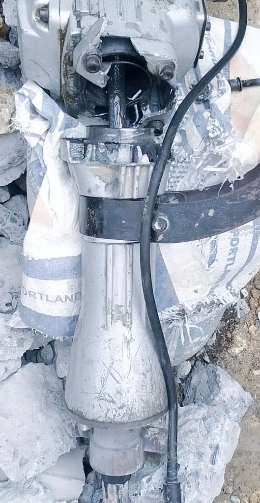 patropiaaa's tweet photo. #Dad the jackhammer also went and got an aneurysm 😭 https://t.co/ViZ13ld0ci