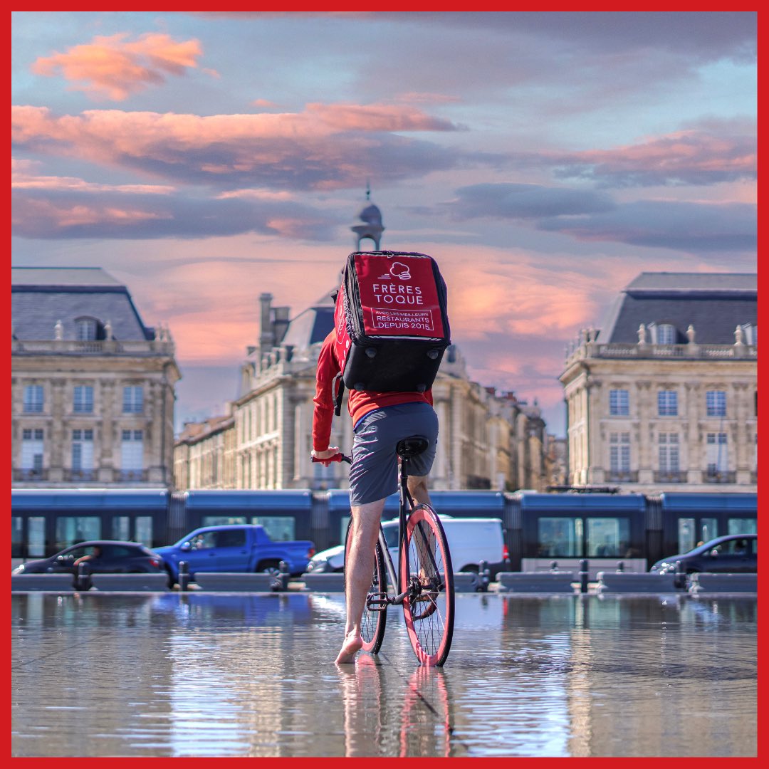 𝑩𝑶𝑹𝑫𝑬𝑨𝑼𝑿, 𝑶𝑵 𝑨𝑹𝑹𝑰𝑽𝑬 🚴

Dès le 20 octobre, vous croiserez les coursiers Frères Toque dans tout Bordeaux pour vous livrer vos restaurants préférés ! 🤩

Identifiez vos amis bordelais pour leur faire découvrir le meilleur service de livraison ! 🚲