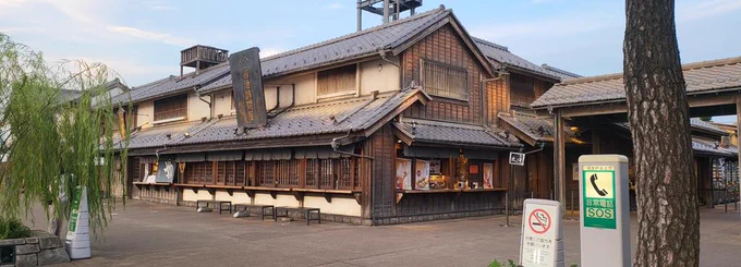 羽生PA着。高速の通行止めのおかげで、大変だった。 