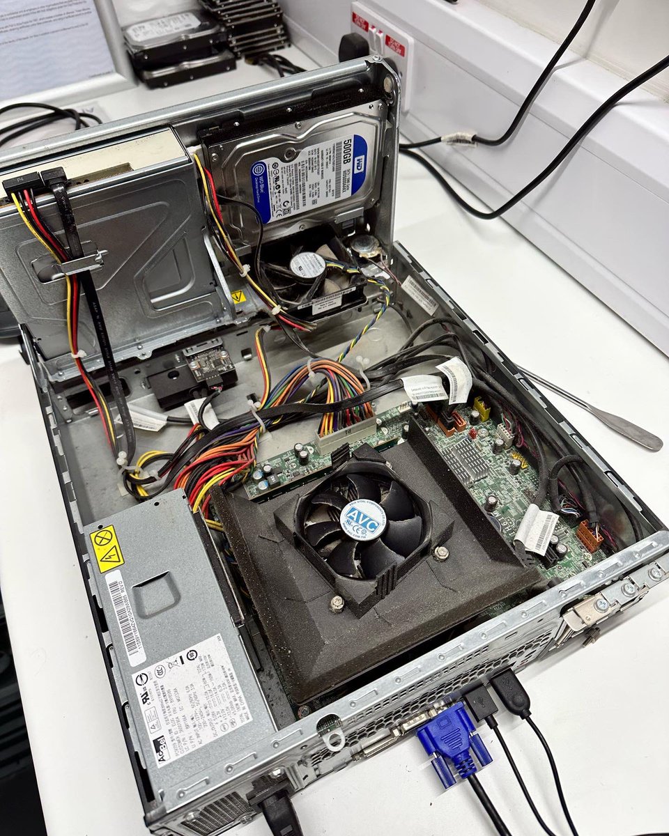 mhcomputersltd's tweet photo. It’s paramount your device is serviced to avoid reducing the life span of your PC or Laptop. We highly recommend an annual service. Why not book in today by calling us on 01924 900059 or email us at contact@mhcomputers.co.uk. #mhcomputers #laptoprepairsnearme #laptoprepairsossett https://t.co/qrjNri4JmB