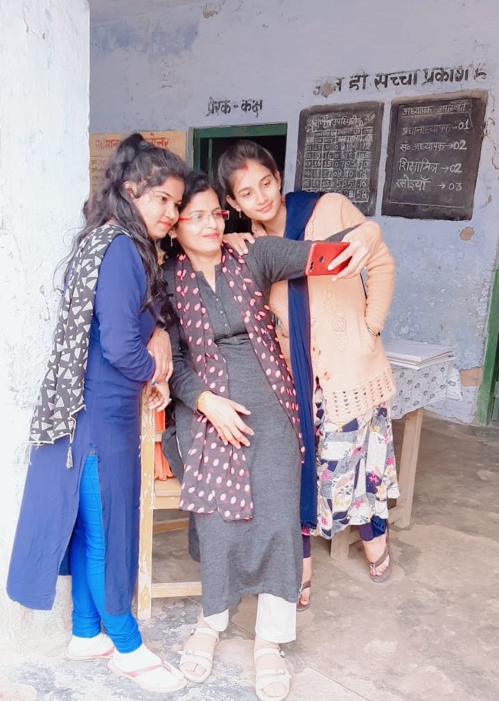 मैं मरूँगा सुखी
मैंने जीवन की धज्जियाँ उड़ाई हैं।