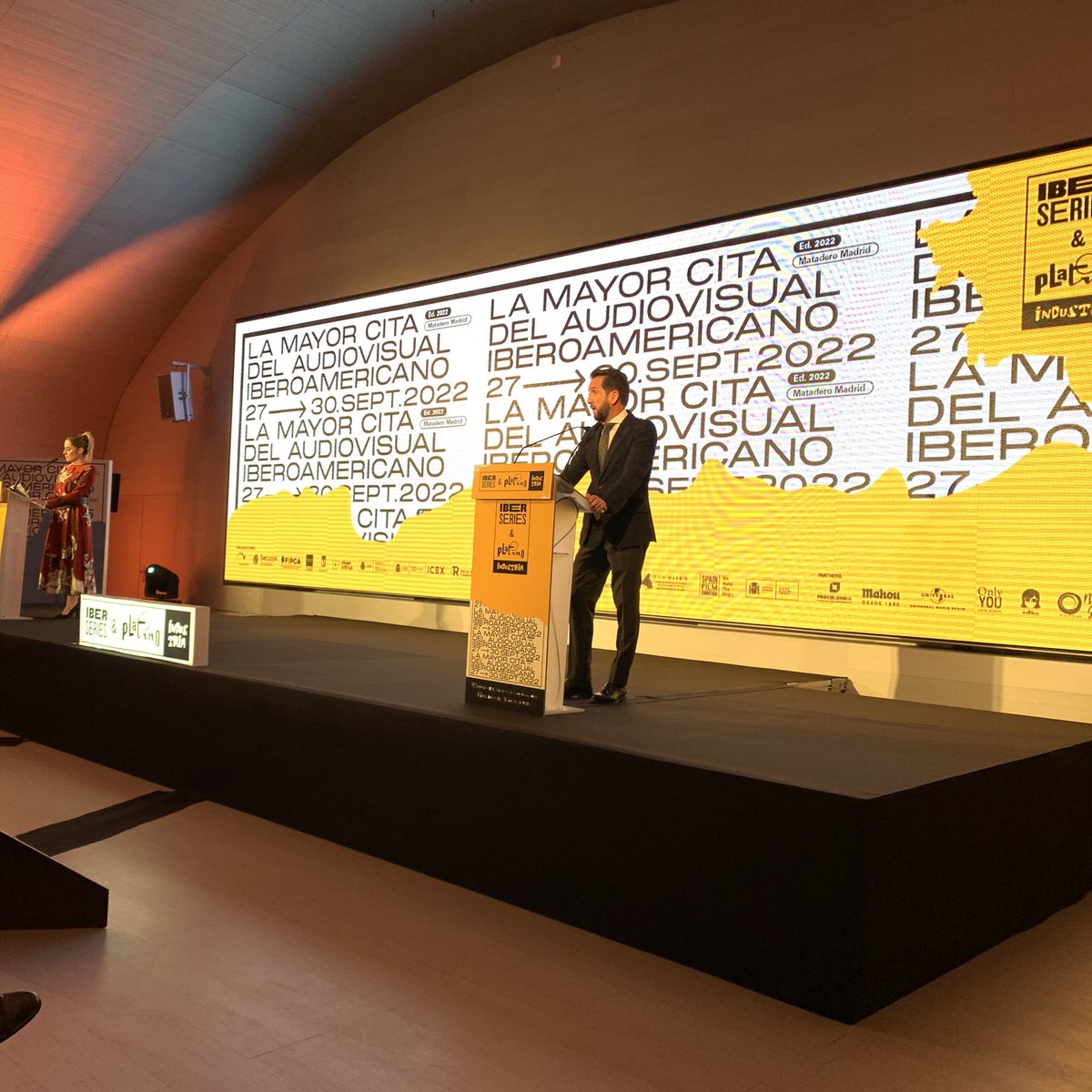 FSecuoya's tweet photo. "Hay que creer más en nuestro talento y en nuestro productos", afirma @raulberdones en @iberseries_pi 2022 
#SomosAudiovisual 
#IberseriesYPlatinoIndustria22 https://t.co/SgGWehXX3M