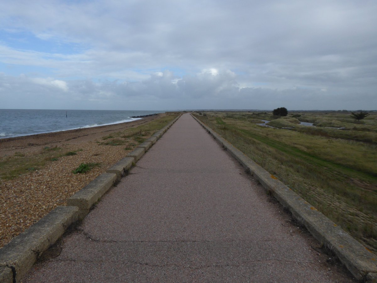 milled_pepper's tweet photo. Yesterday was Day 26 of #StepupSeptember and we walked from Reculver towards #Margate. 2000 years ago the land on the right was sea, wide enough for trading ships. Beyond was the Isle of #Thanet.
#Kent #sea #history #geography #clouds #waking #outdoor #NaturePhotography #photo https://t.co/ORZxPmn7iP