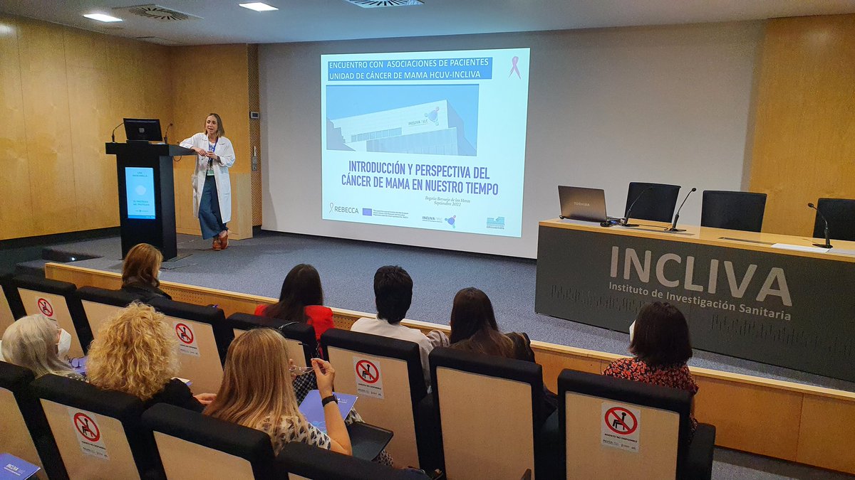 incliva_iis's tweet photo. Empieza el 'Encuentro con asociaciones de pacientes. Unidad de Cáncer de Mama @GVAclinic-INCLIVA'. Abre la joranada la Dra. Begoña Bermejo ofreciendo una perspectiva del #cancerdemama en nuestro tiempo. https://t.co/VNOQek2A32