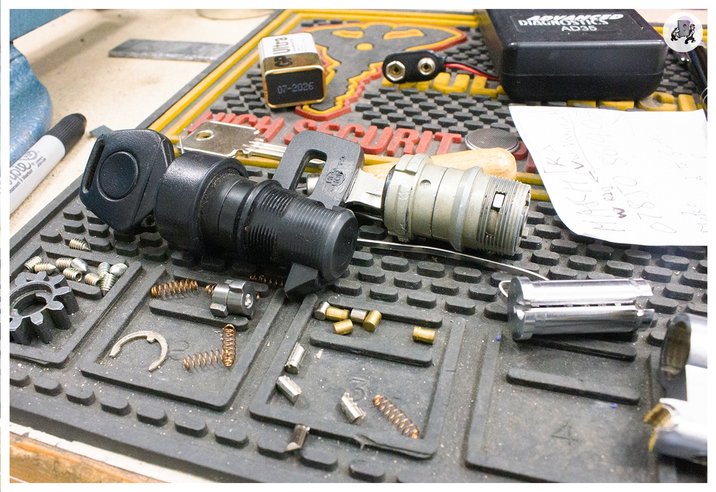 alphalocksrslip's tweet photo. Hello 👋👩‍🔧👨‍🏭
For professional locksmith services ⚙️🔑🔓
Visit us in 👉 Ruislip Manor, 74 Park way, HA4 8NR 📍
https://t.co/5BJzL2opZB 📲 01895 676 123⁠
#alphalocksruislip #locksmith #contractors https://t.co/7FHNH7KUyA