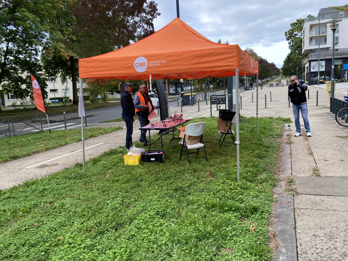 davidmorelcfdt's tweet photo. #reponsesaemporter,  la @CFDT rencontre les travailleurs, travailleuses à beauregard nord de Rennes pour répondre à vos interrogations. Et venez découvrir la CFDT avec son adhésion découverte. https://t.co/HDbQaCc0Eu