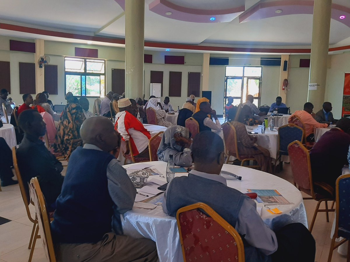 BarbaraOlwande's tweet photo. PSP also creates a common platform 4 climate communication which respects,reviews&amp;combines knowledge from communities,Meteorological services &amp;service providers. @icpac_igad @D2E_Project @MeteoKenya @ActionAid_Kenya https://t.co/390KCyaD7D