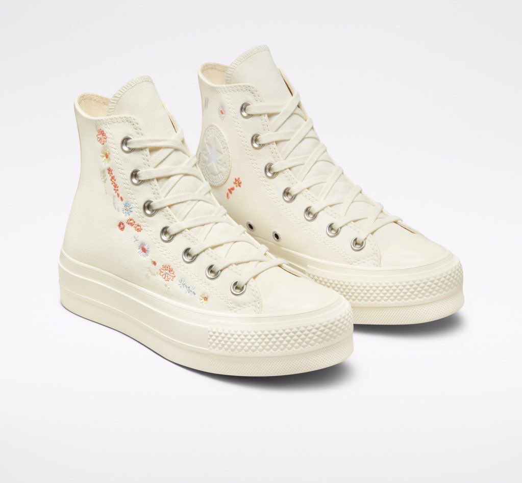 phanphrux_ni's tweet photo. 𓂋 รวมเธรด converse ⭐️ ลดราคา 10-30% มีพร้อมส่งคั้บ ! ꒰ ♡ ꒱ free shipping 

─  യ ⋆ กล่องป้ายแท็คครบจากช้อปเกาหลี 🇰🇷 https://t.co/htxtNlYW0H