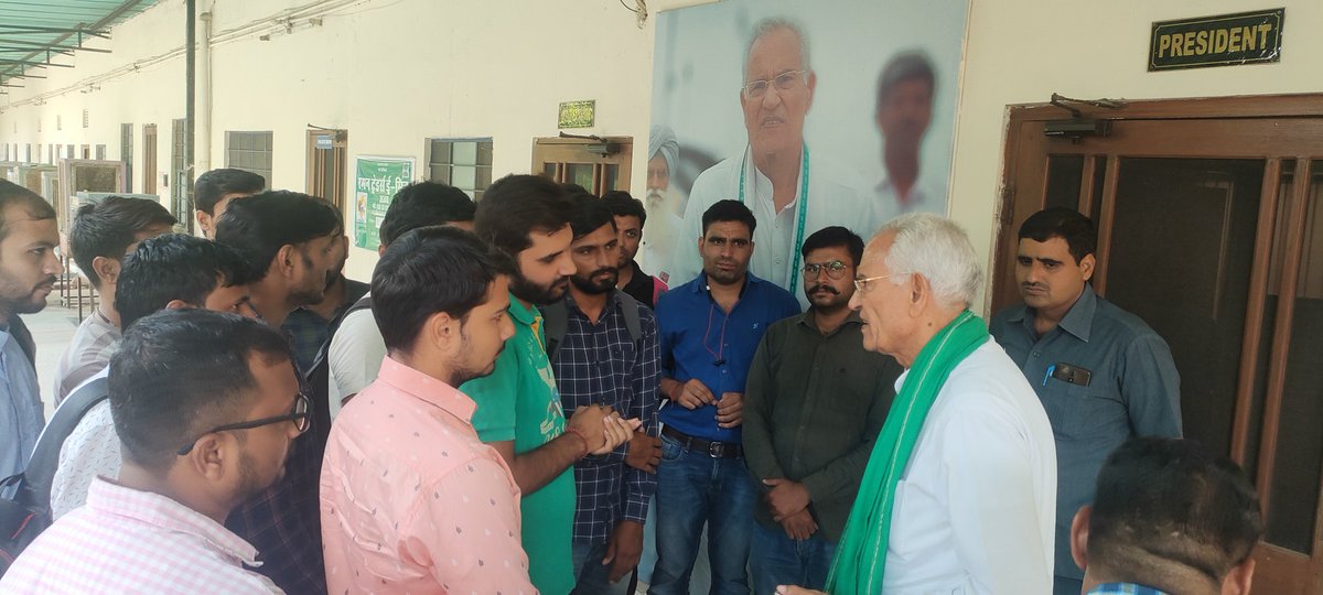 meelrajaram's tweet image. 2) मैं सरकार से मांग करता हु कि नया ओबीसी सर्टिफिकेट मान्य करते हुए इन्हें जोइनिंग दी जानी चाहिए।
#allow_new_obc_ews_certificate
#Computer_instructor @artizzzz
