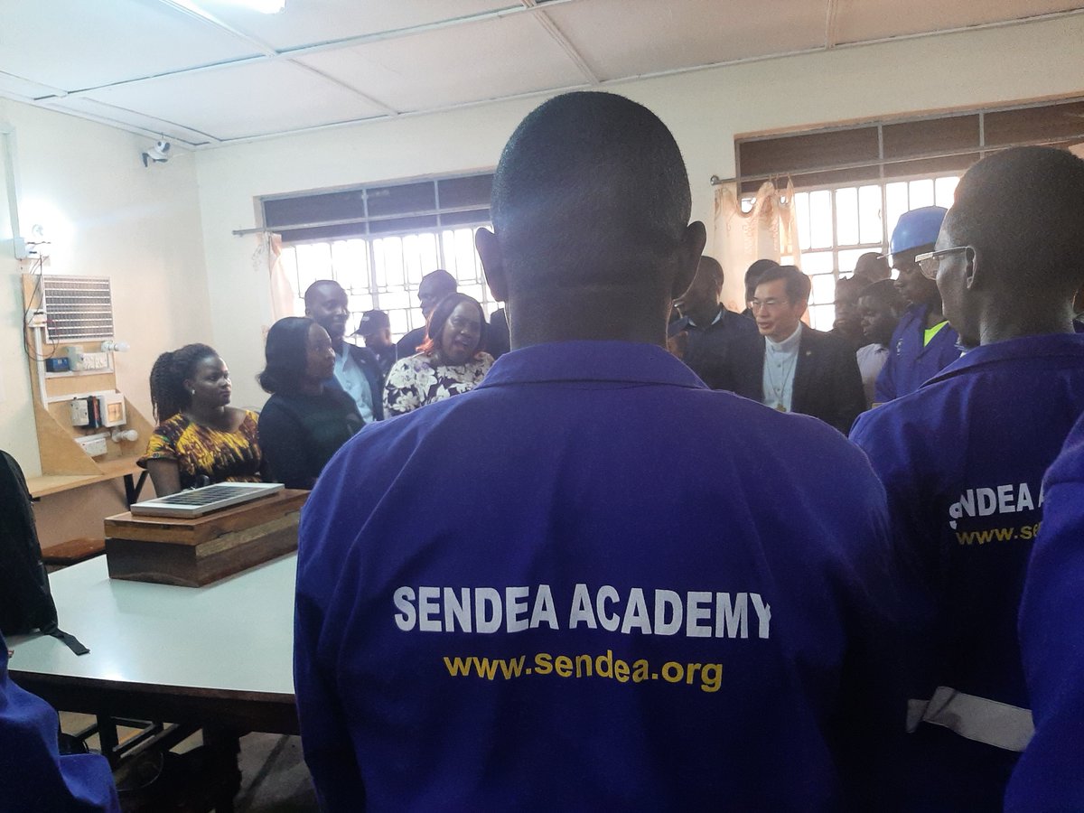 InnovexUG's tweet photo. Renewable energy sector: @douglaskarugaba our M.D & chairman of @useaug governing board participated in the hand over Solar Technician ceremony organized by Sendea that graduated 43 Youth Technicians .
Congratulations to the new skilled Technicians.https://t.co/VRiCfUKnsS https://t.co/1Qvwww5U13