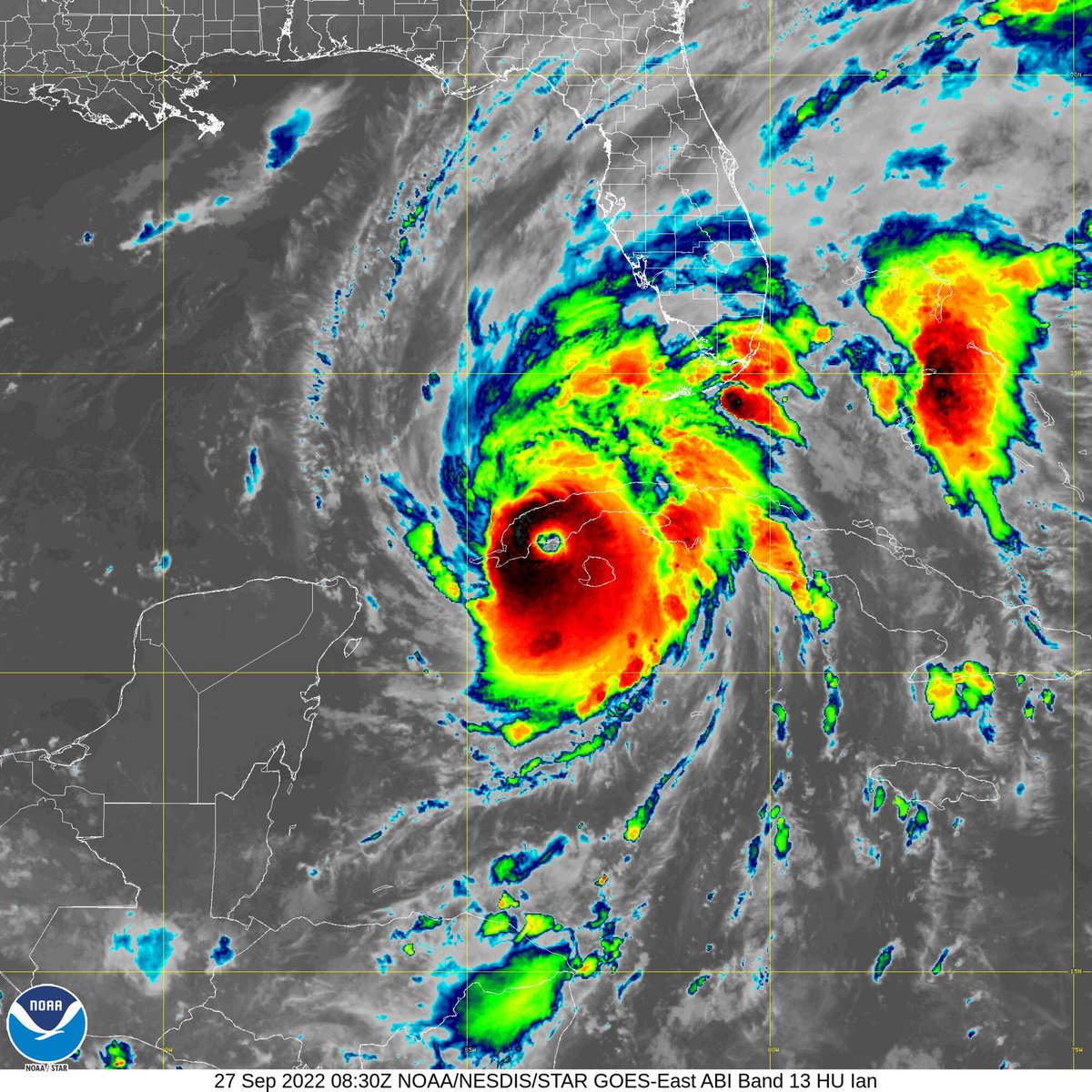 Centro del huracán #Ian toca tierra en La Coloma, más intenso, con vientos máximos sostenidos de 205 km/h.
