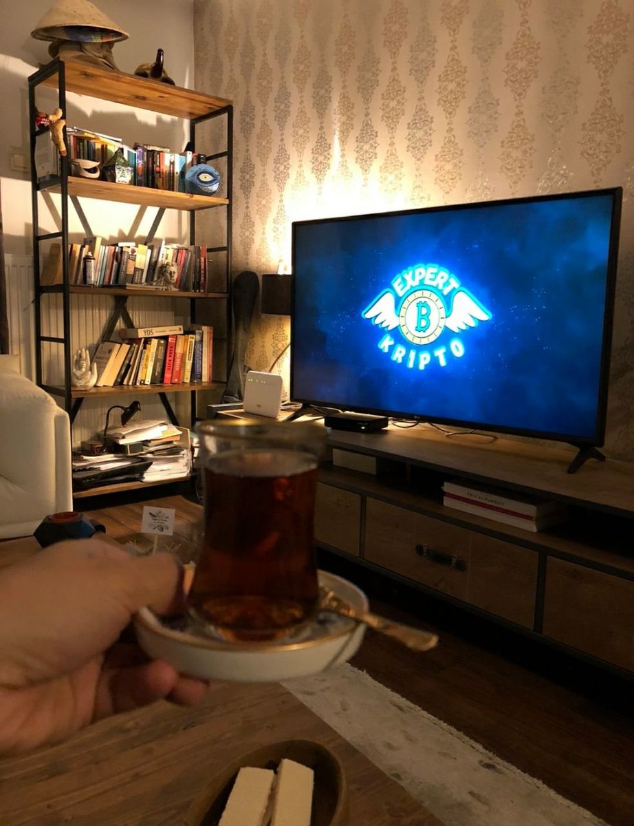 expert_kripto's tweet photo. 🎁Surpriz Hediye😍

⚡️Bu tarzda en çok etkileşim alan 2 fotoğrafa sürpriz hediyemiz var.

🤩Siz de bu tweeti RT edip, bu tarz, bizim videolardan izlerken bir fotoğraf çekip yoruma atıp sürpriz ödül kazanabilirsiniz.

👏Etkileşiminiz bol olsun🤗 https://t.co/tWHNyPbMrS