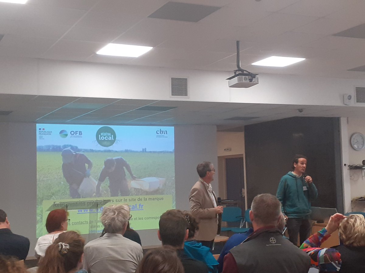ResoBiodiv's tweet photo. "Utiliser des espèces locales et sauvages, c'est s'appuyer sur le pouvoir de la diversité génétique " Présentation de "Végétal Local" par l'animation nationale des CBN  @afacagrofo @VEGEPOLYSVALLEY @astredhor @planteetcite @RESO_THEM @HPaysage @OFBiodiversite https://t.co/QtyB69lsmo