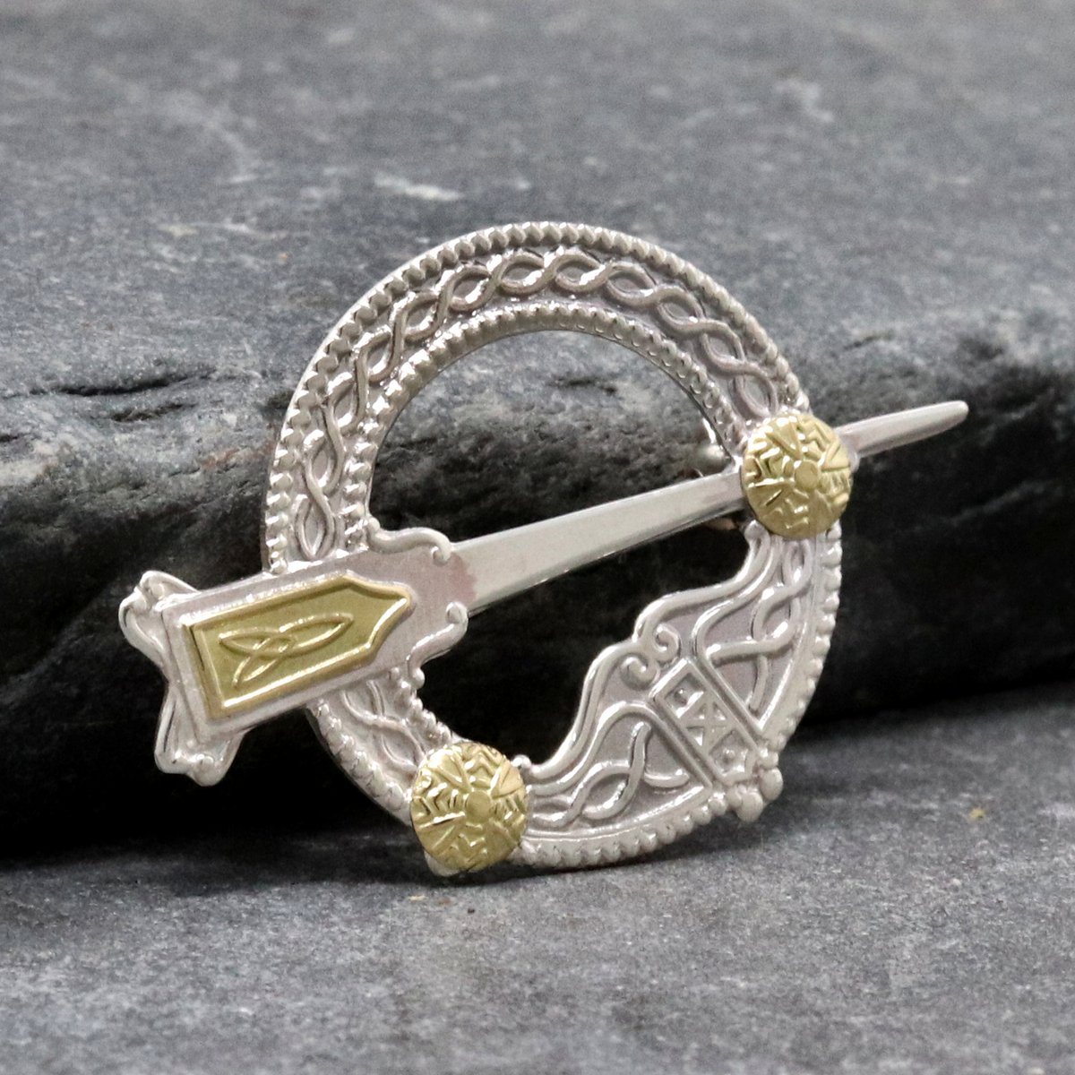 IrishRings's tweet photo. Silver &amp; Gold Irish Tara Brooch #irishjewelry #celticjewelry #madeinireland #brooch #tarabrooch Buy at https://t.co/wdSsiw38Fe https://t.co/hBbEoDL5bB
