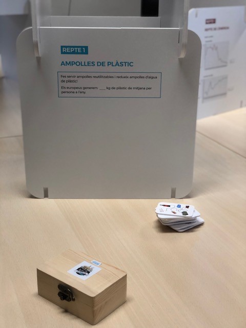 vic_mediambient's tweet photo. 📷Aquests dies l'informador ambiental ♻️ha visitat alumnes dels Programes de Formació i Inserció (PFI - PTT) de #Vic amb l'escape room educatiu ✅tot jugant a identificar👉 les causes i les conseqüències del canvi climàtic 🌏#SumatAlZero https://t.co/nWr63OAKVb