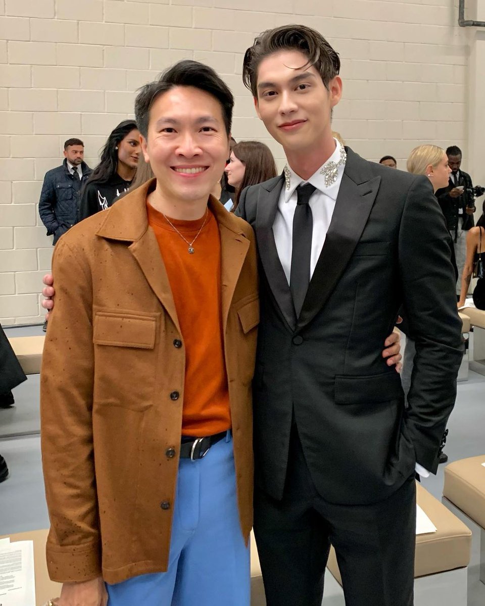 R41nb0w26's tweet photo. Just saw GQ Editor's reply to Bright 😊🙏
"@bbrightvc you are absolutely amazing today!'

Bright Vachirawit
#BurberrySS23xBright
#BurberrySS23 
#bbrightvc #Burberry
@bbrightvc @Burberry https://t.co/DvyAg3XqXw