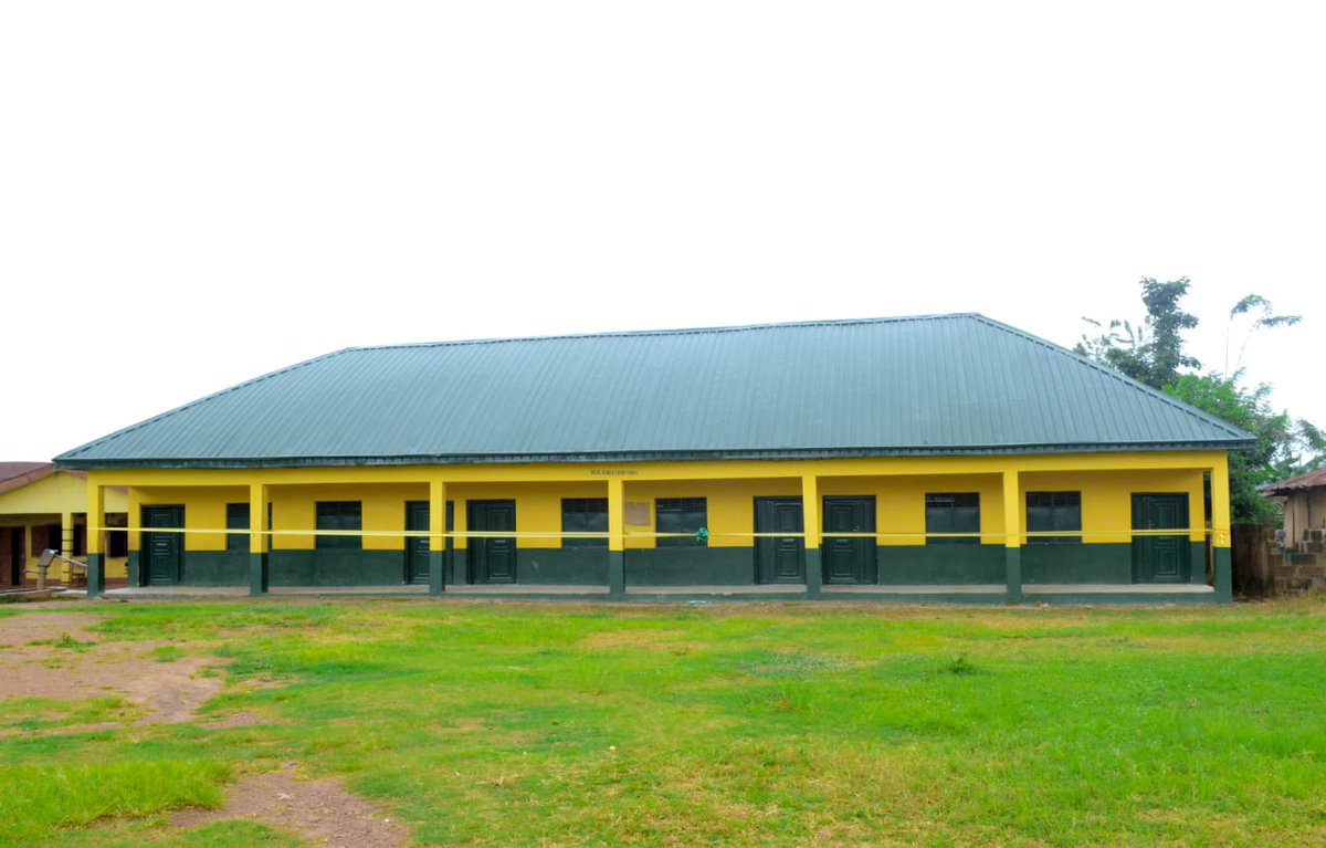 TaiwoOluga4ReP's tweet photo. Quality education infrastructure facilitates better learning and improves students' academic performances.

Representation with Responsibility.

HON.TAIWO OLUGA(MHR)
AYEDAADE/IREWOLE/ISOKAN 
FEDERAL CONSTITUENCY. https://t.co/EVzb3R4yCz