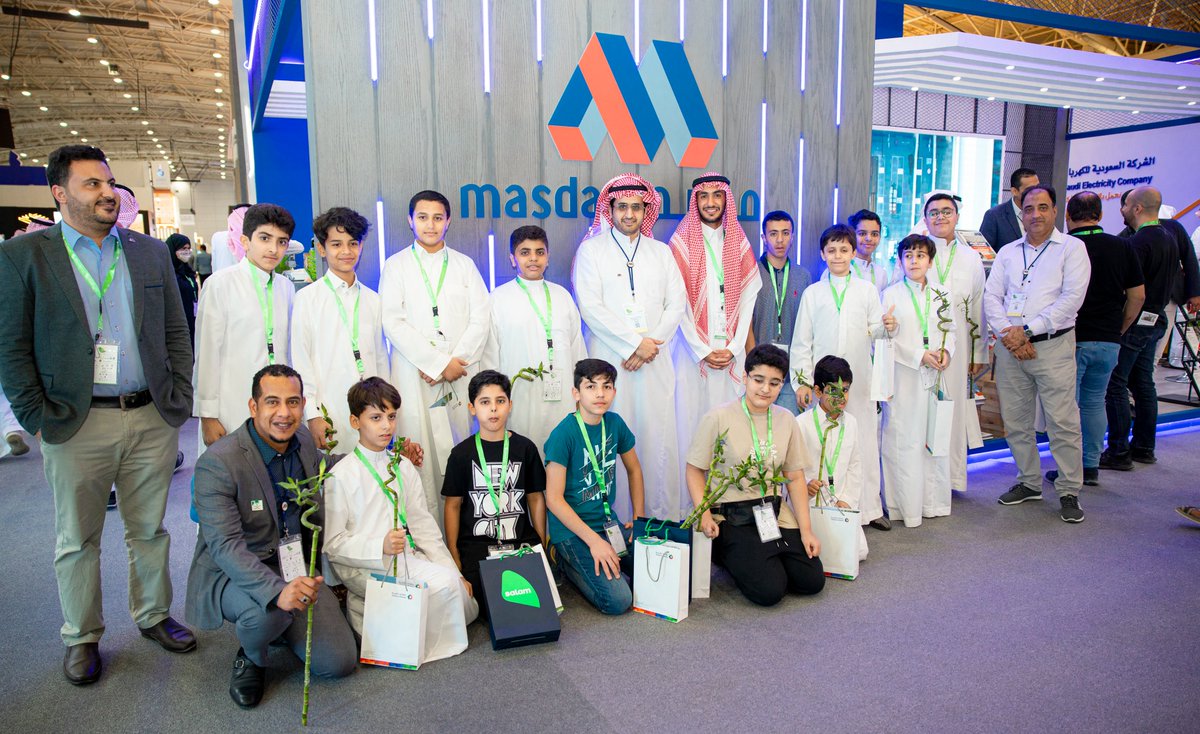 MASDARBM's tweet image. لنرتقي بأجيال المستقبل ...
فخورون جداً بزيارة فرساننا من مدارس @ahad_schools  لجناح "مصدر" في #معرض_مشروعات_مدن_متميزة في عهد خادم الحرمين الشريفين والتعرف على رحلة البناء والتشييد
#مصدر