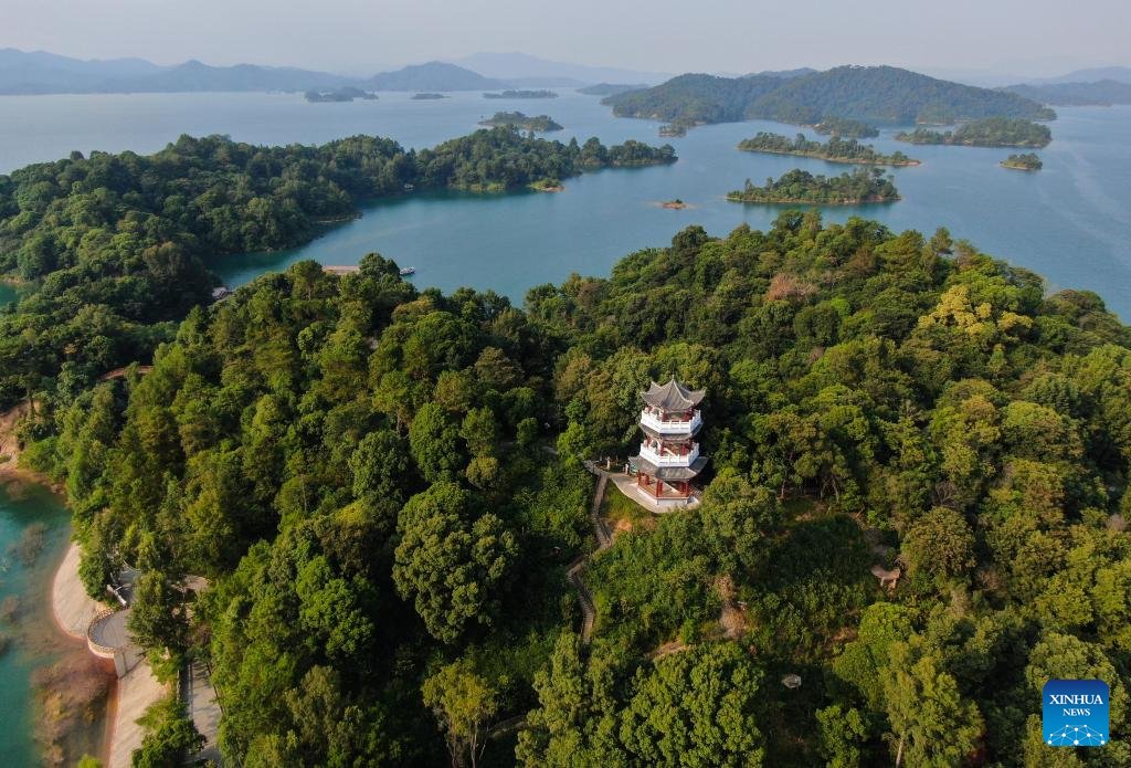 AlbumGba's tweet photo. The aerial photos show a view of Wanlyu Lake, also known as Xinfengjiang Reservoir, in Heyuan, south China's Guangdong Province. #AmazingChina #Guangdong #PaceinGBA https://t.co/1rk6t2qTb4