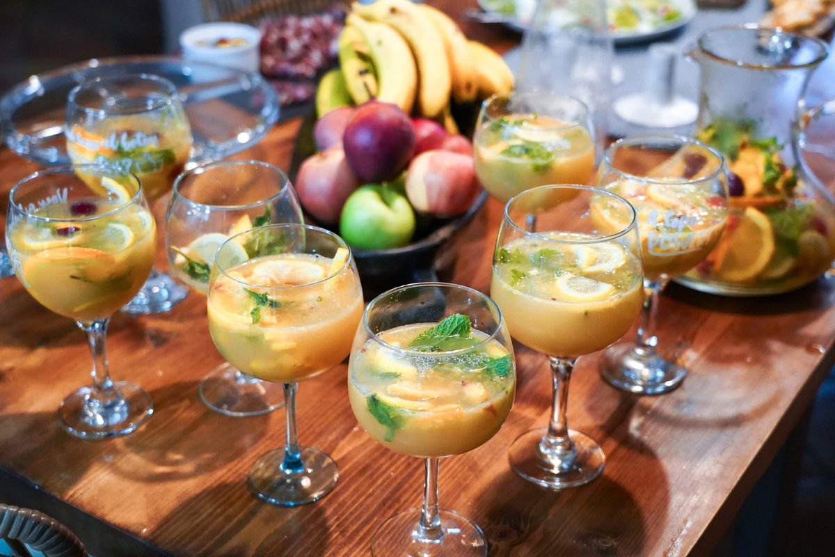 SpartanDiet's tweet photo. During our recent Barcelona Cava Experience, we enjoyed the most magical gathering: a superb dinner, exquisite natural Cava, stunning sunset views of the Mediterranean -- and sangria! When it's made right, it’s in the Spartan Diet! https://t.co/JqibZYAA3A
https://t.co/4Bpoi9AyjG https://t.co/ni2pwQRqZe