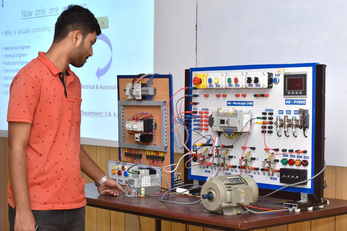 Silicontech_bbs's tweet photo. Session 2 was taken over by the team of Prolific Automation on Industrial Automation using PLCs and SCADA.
#silicontech #sitbhubaneswar #sipc #iic #trainingprogram #iot #embeddedsystem #industry4.0 #plc #scada #handson #advancedtechnologies #robogenesis #prolificautomation https://t.co/tfYwwk0Cbw