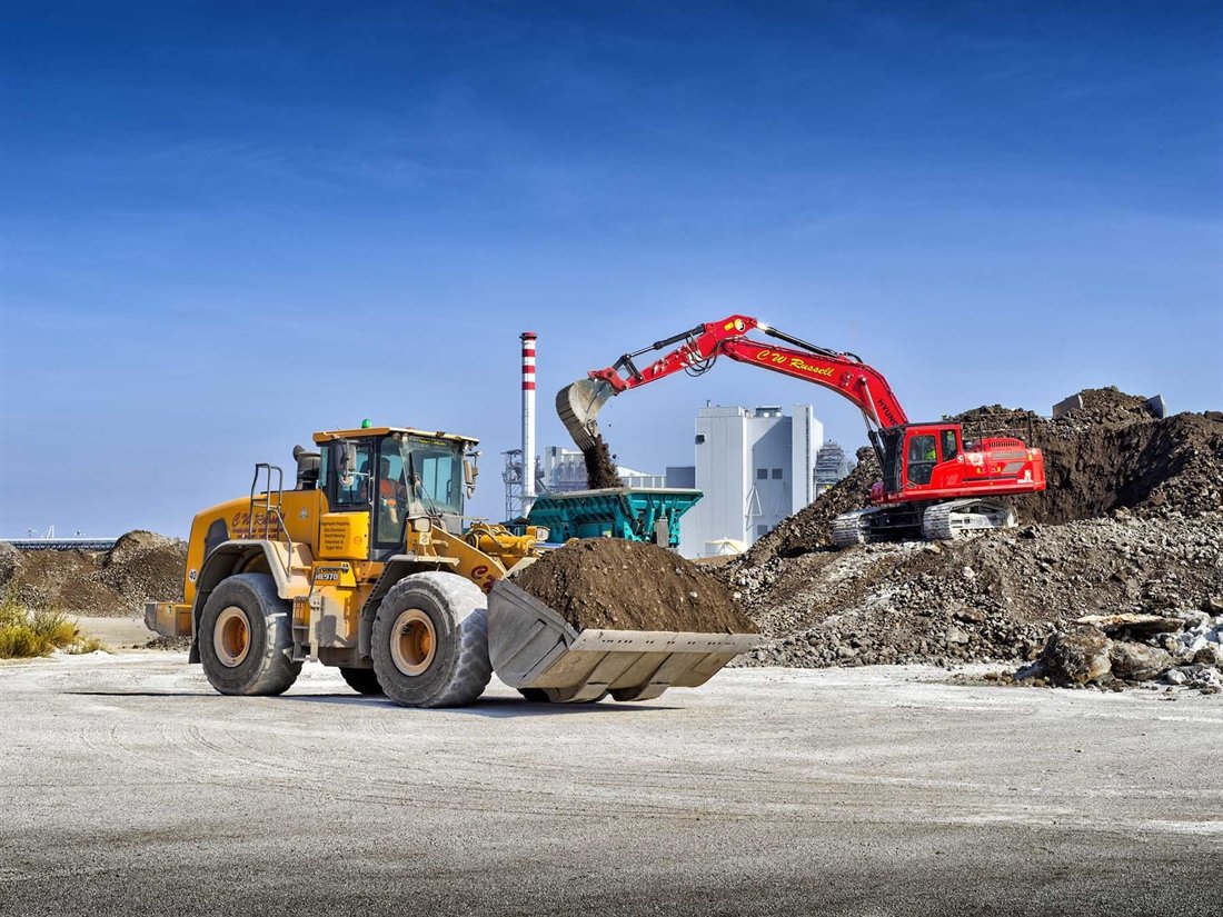 EarthmoversMag's tweet photo. Plant hire contractor CW Russell has high praise for its new Hyundai crawler excavators and wheel loader.
Read story ⬇️
https://t.co/Z922D53XJL
-----
#earthmoversmagazine #hcee #hyundaiconstruction #planthire #heavymachinery #digger #excavator #earthmover https://t.co/a27mMbt4Hb