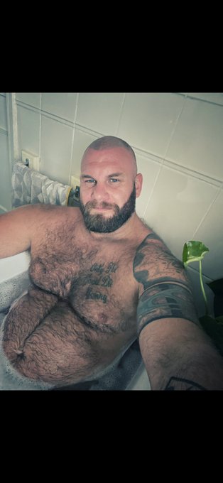 If you retweet this then your awesome ???

Relax..!

#gaybearsofinstagram #gaybeardedmen #gaybearded
